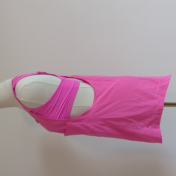 Lululemon size 6 bright pink tank top with built-in sports bra - Picture 3 of 9